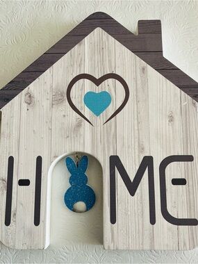 Wooden HOME Wall Decor Sign with Seasonal Accents